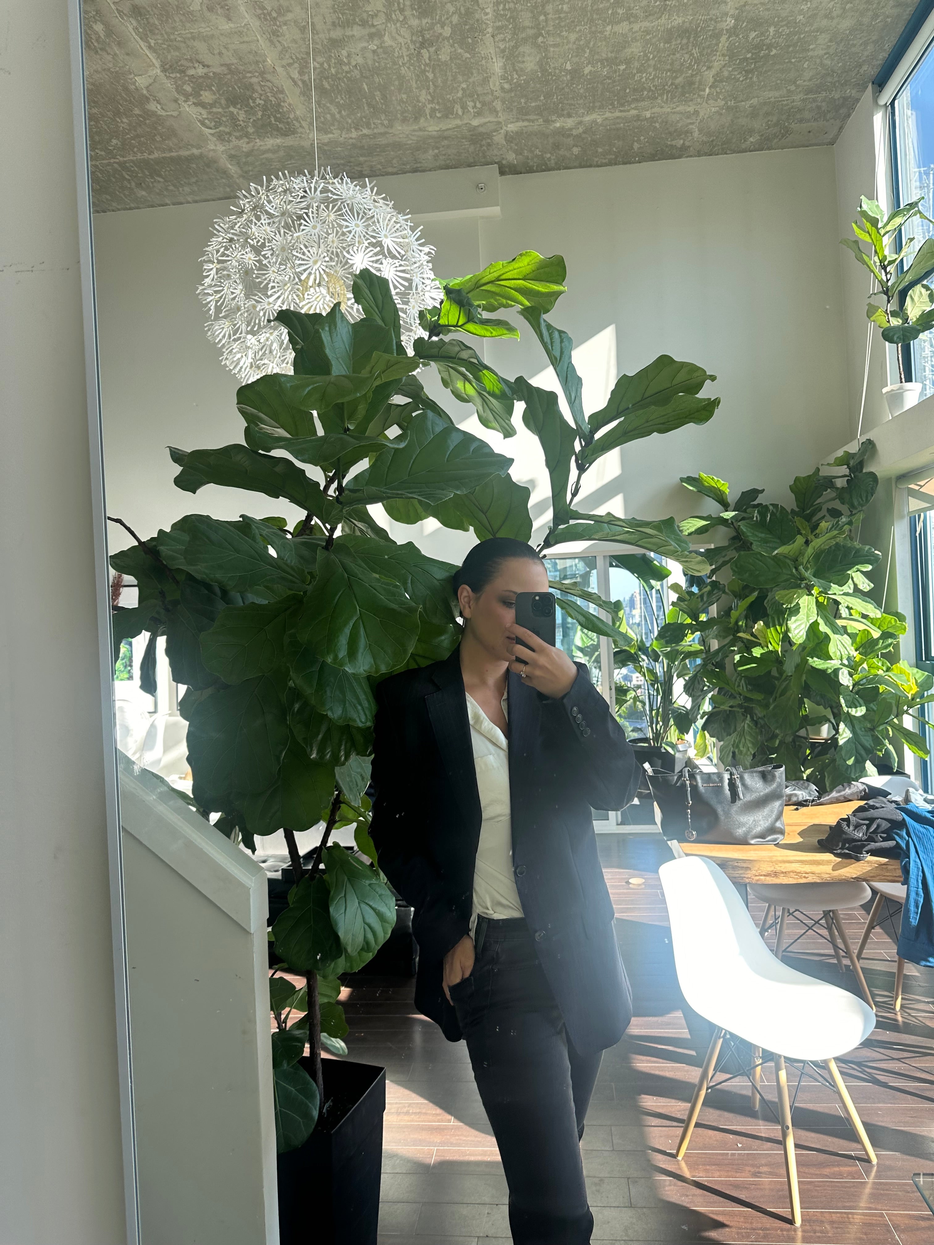Location Scout - Fiddle Leaf Full Length Mirror Selfie