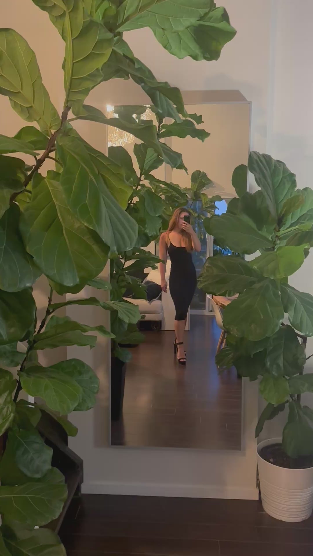 Location Scout - Fiddle Leaf Full Length Mirror Selfie
