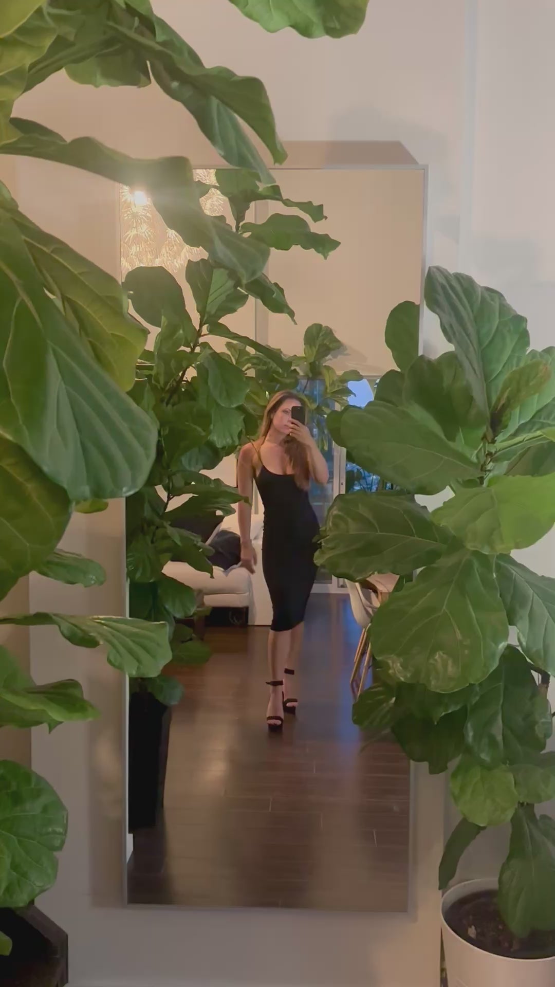 Location Scout - Fiddle Leaf Full Length Mirror Selfie
